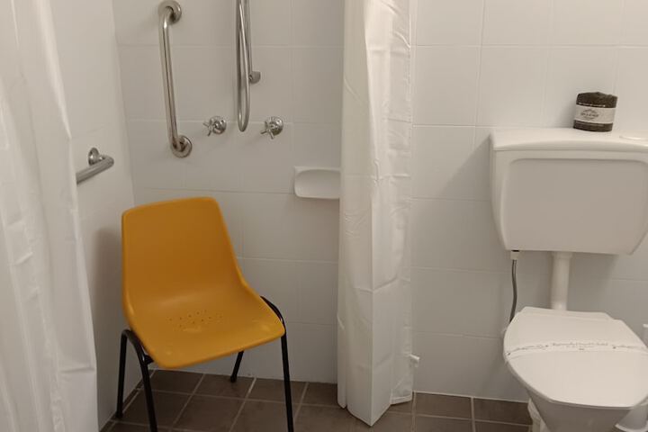 Room 10 of 29