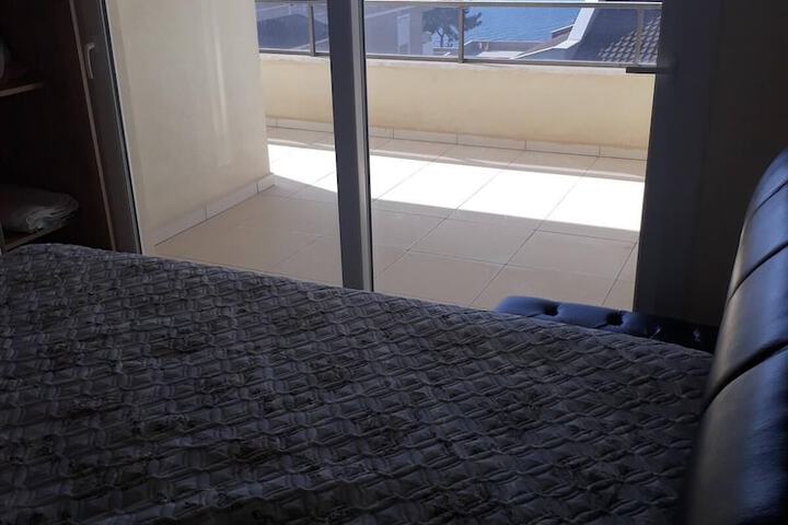 Room 9 of 48