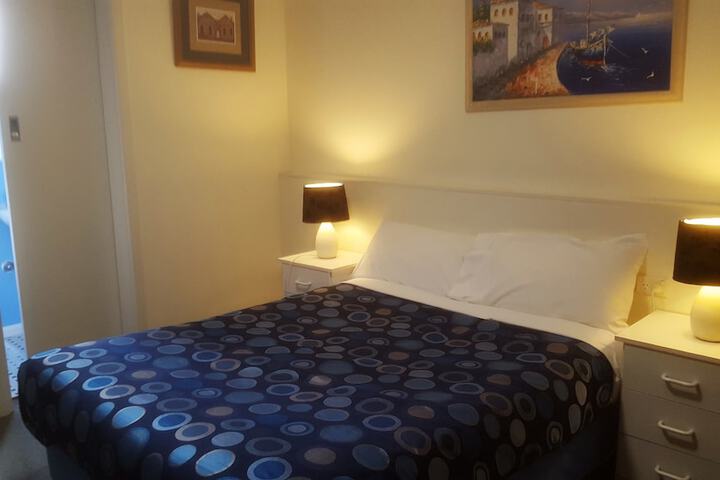 Room 11 of 40