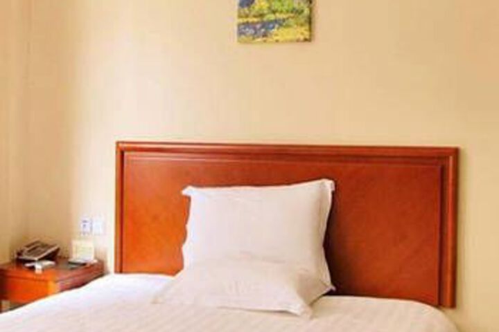 Room 8 of 26