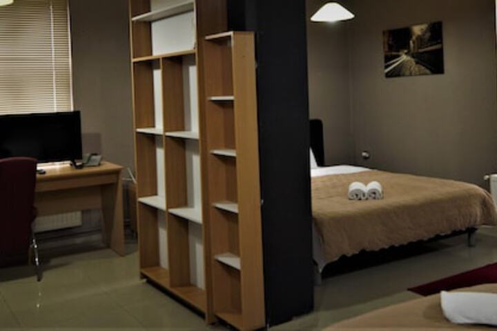 Room 35 of 84