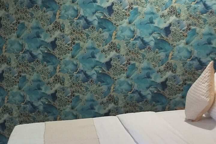 Room 12 of 20