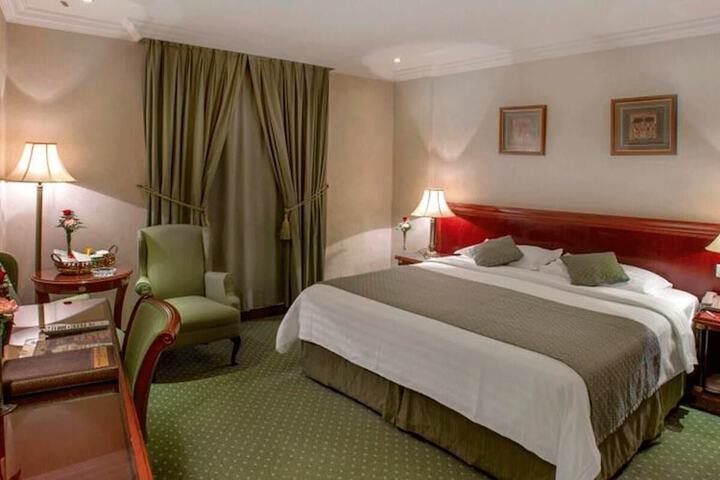 Room 32 of 119