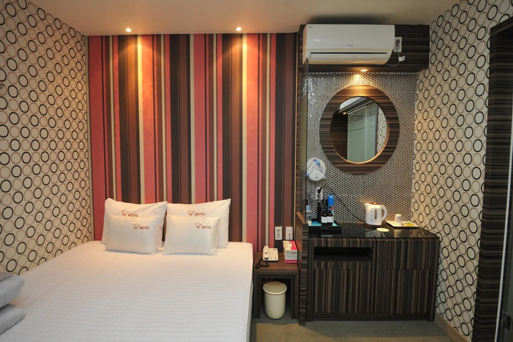 W MOTEL SEOMYEON