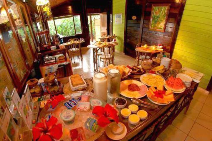 restaurant cafeteria