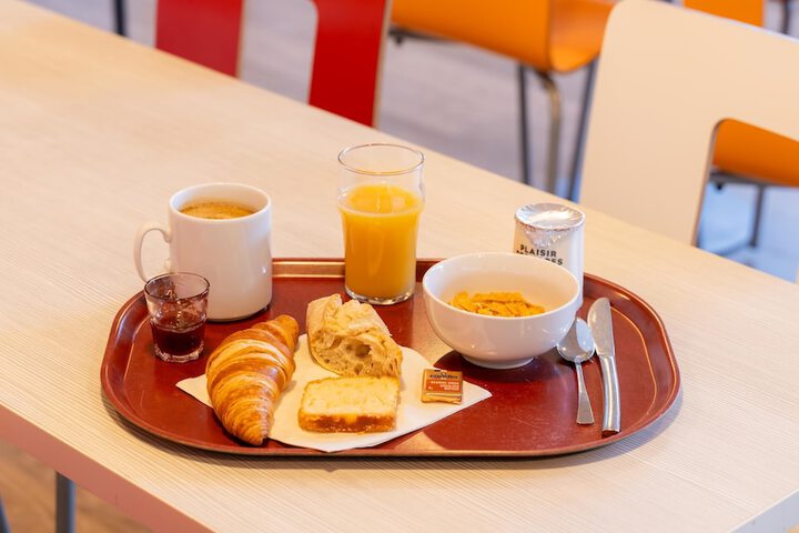 Breakfast/Coffee Service 46 of 77