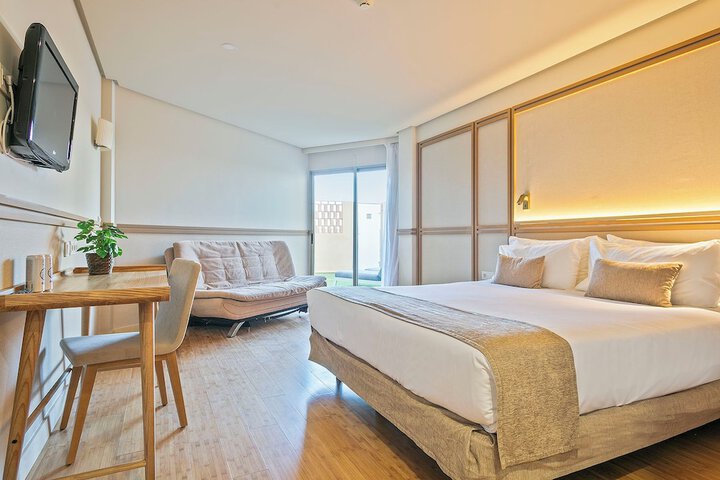 Room 32 of 119