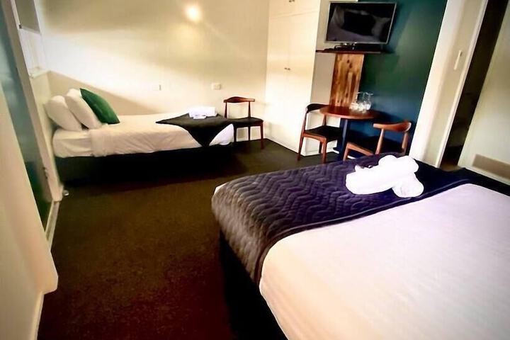 Room 10 of 61