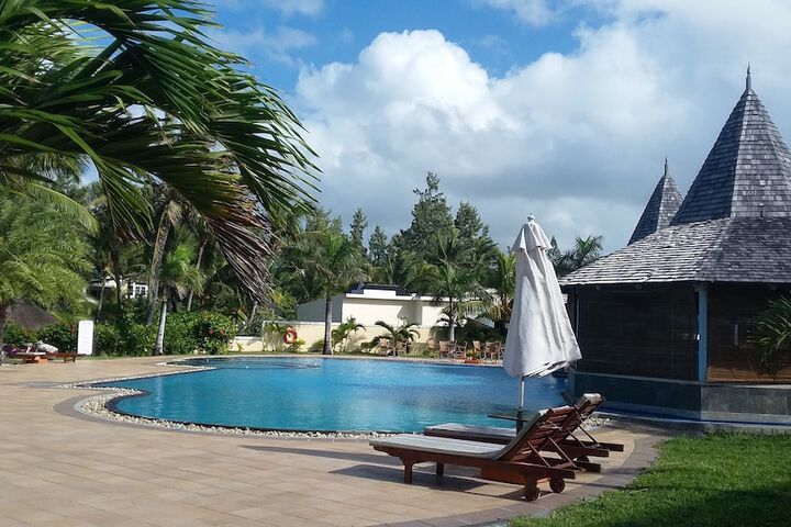 Hotel with Pool