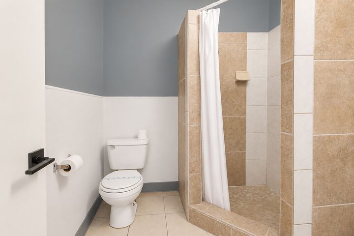Room 43 of 64