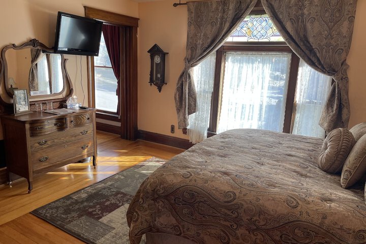 Room 10 of 124