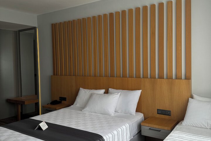 Room 30 of 74