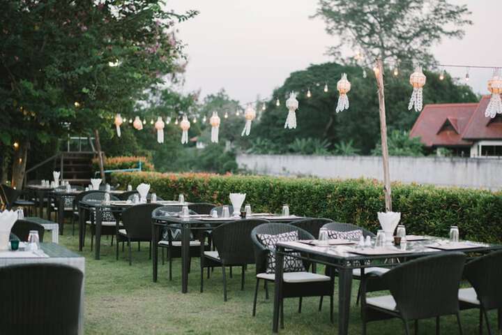 Dining 55 of 63