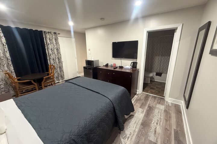 Room 5 of 27