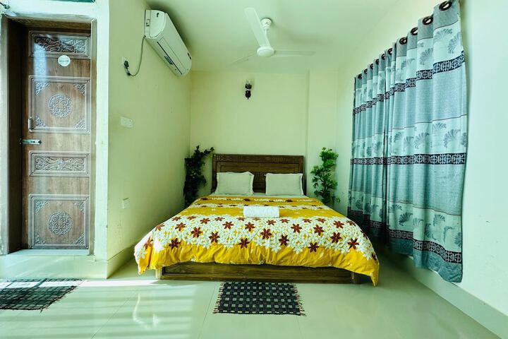 Room 17 of 25