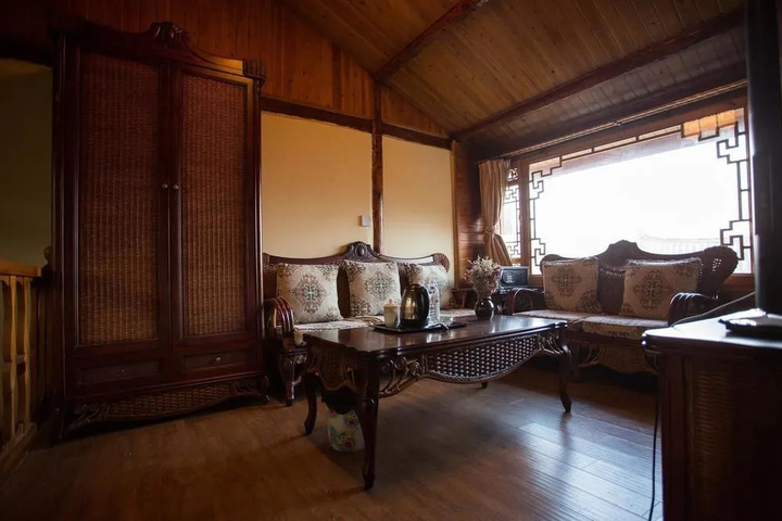Room 4 of 15