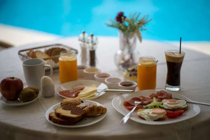 Breakfast/Coffee Service 70 of 102