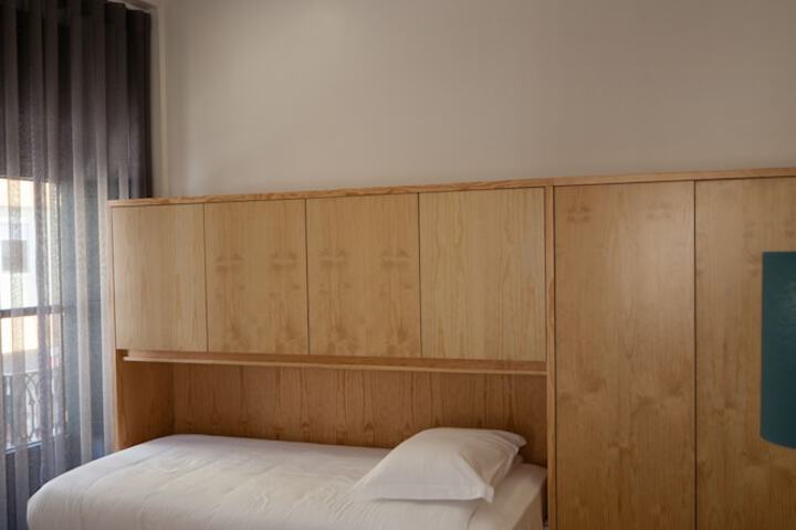 Room 17 of 76