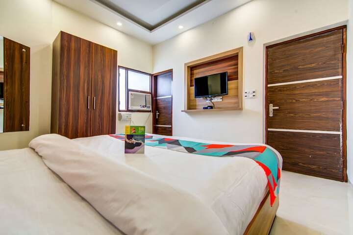 Room 6 of 20