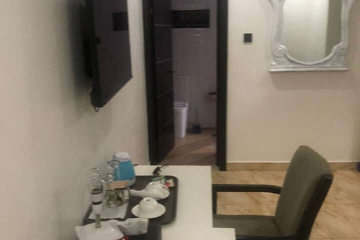 Room 21 of 53