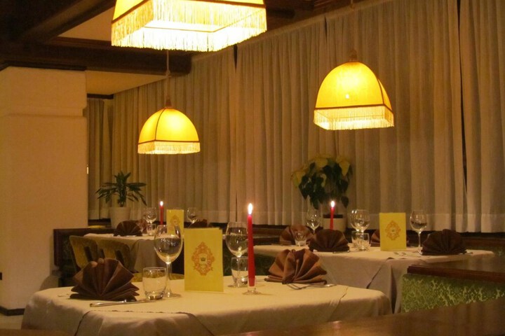 Dining 31 of 67
