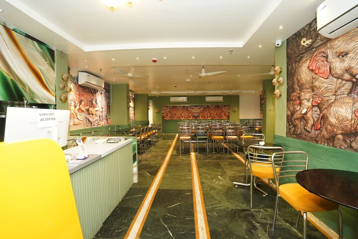 Dining 11 of 17