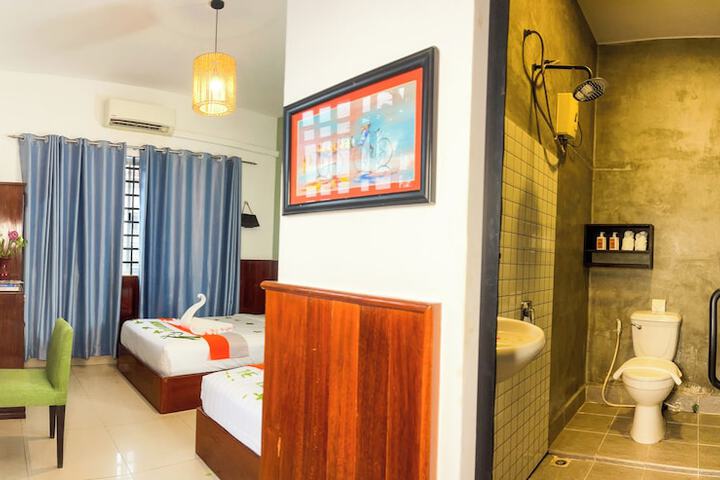 Room 44 of 79