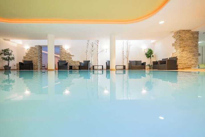 Hotel with Pool