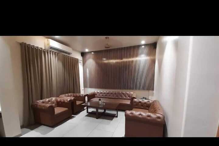 Room 8 of 36