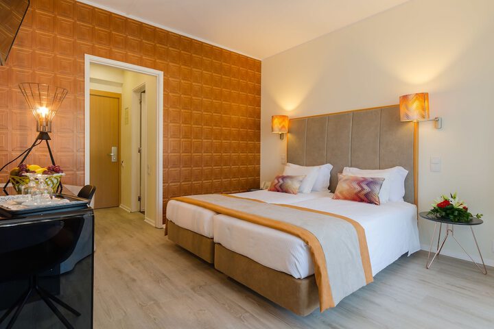 Room 26 of 108