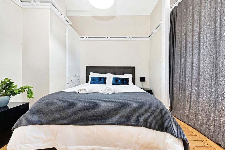Room 2 of 39