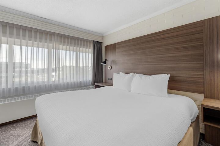 Room 26 of 61