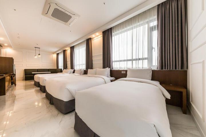 CS Premier Hotel