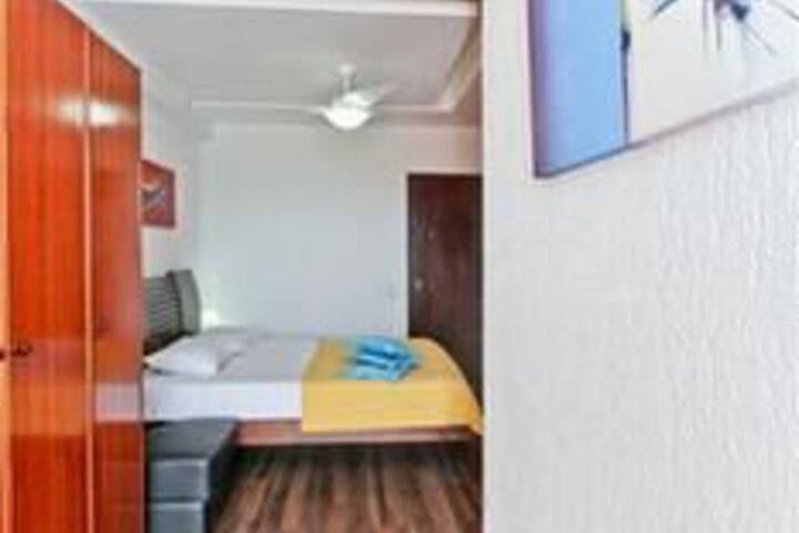 Room 8 of 28