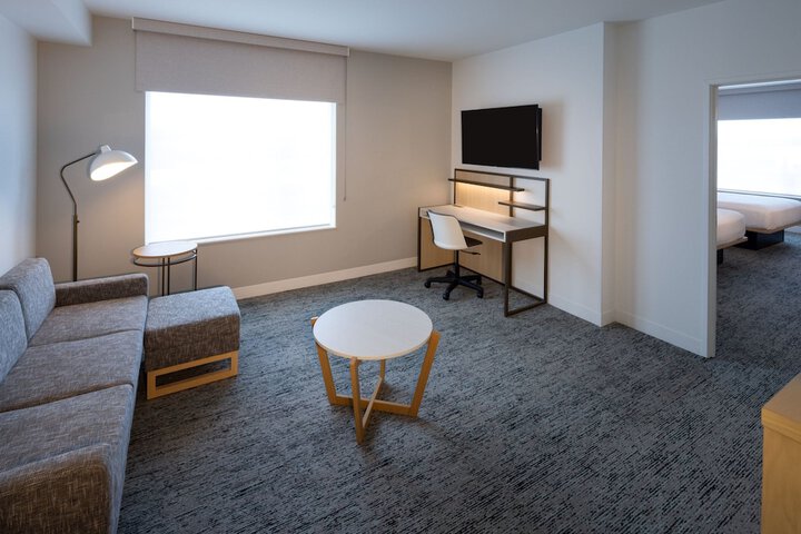 Room 11 of 33