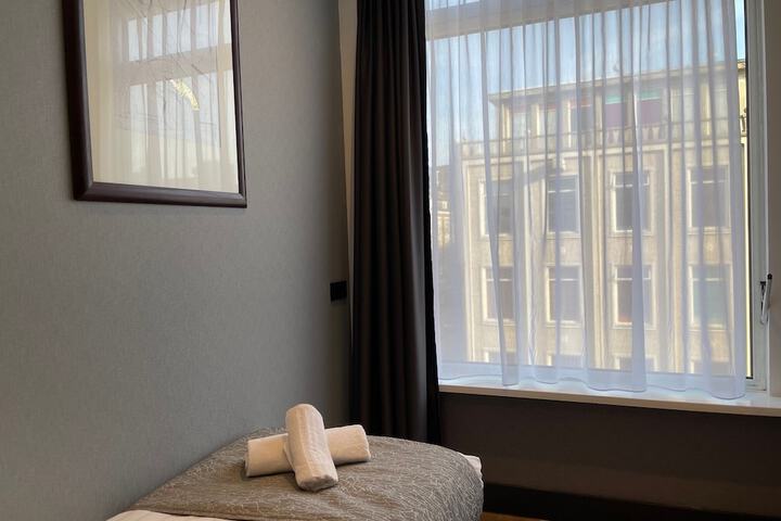 Room 6 of 52