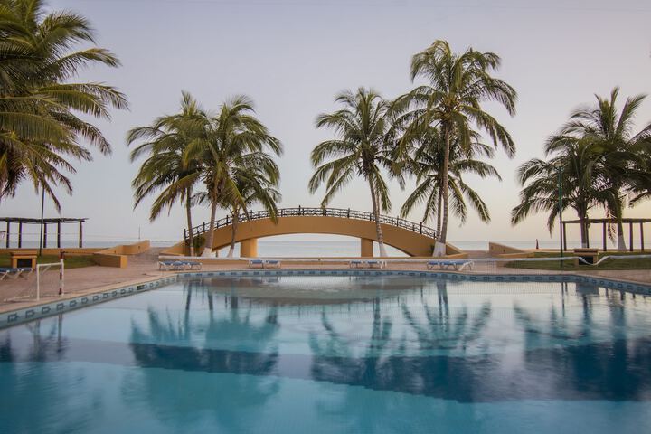 Pool 32 of 82