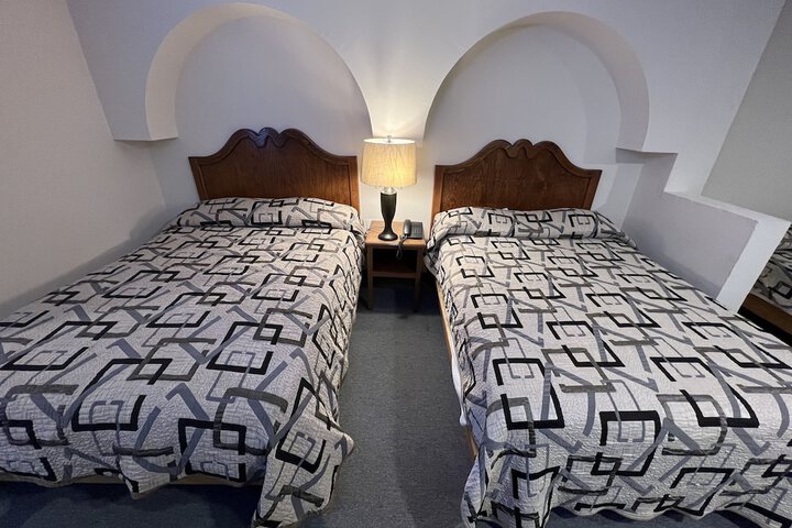 Room 6 of 17