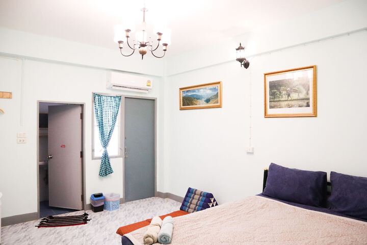 Room 9 of 31