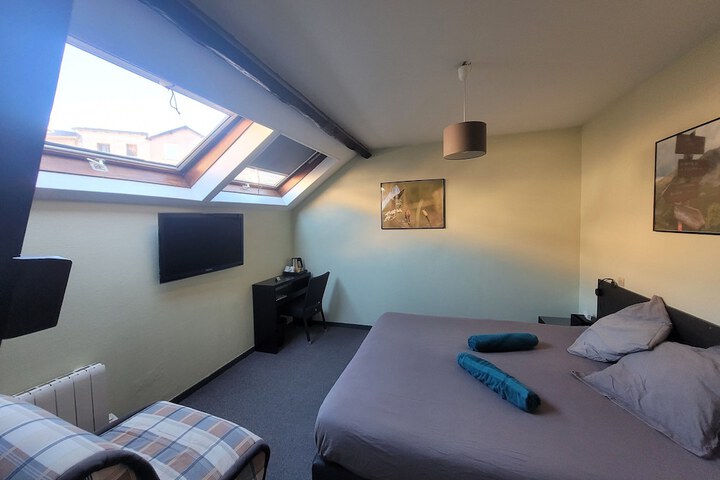 Room 16 of 62