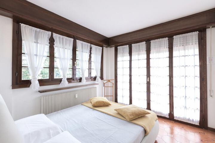 Room 10 of 21