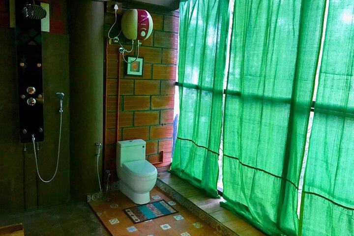 Room 32 of 61