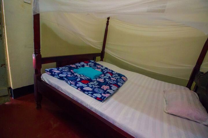 Room 5 of 17