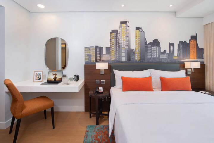 Room 9 of 40