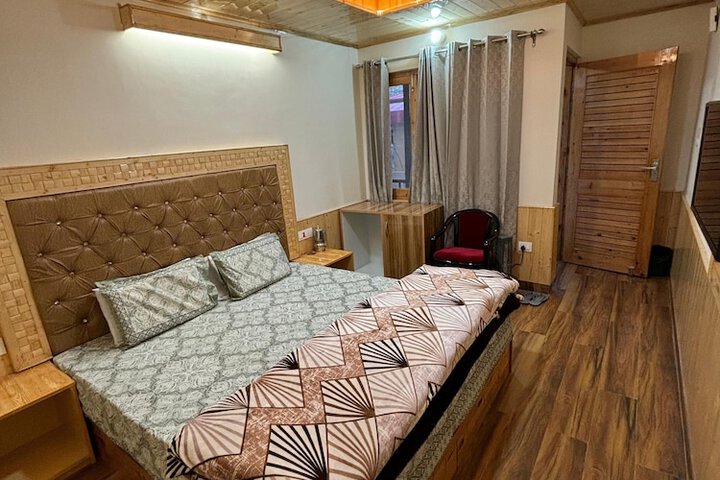 Room 3 of 26