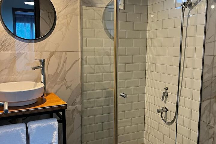 Room 10 of 58