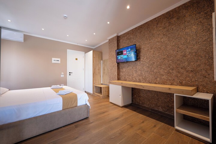 Room 32 of 129