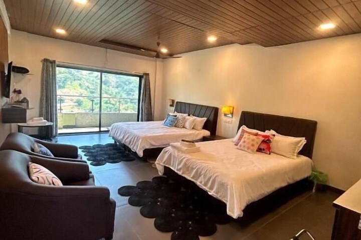 Room 8 of 15