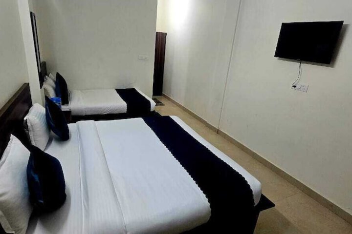 Room 4 of 17