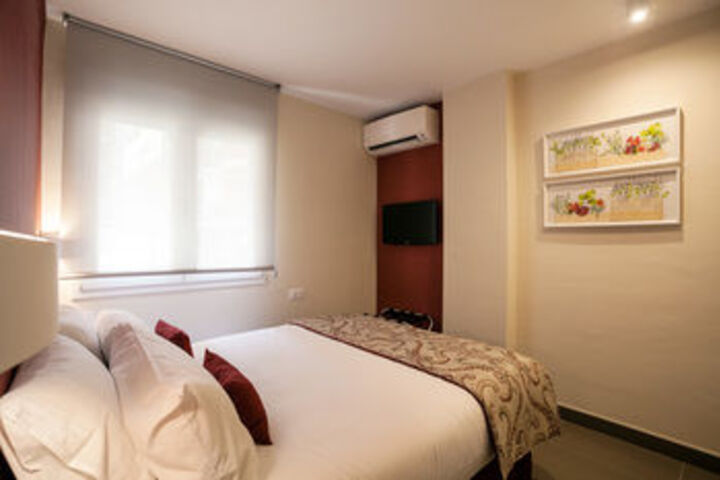 Room 103 of 211